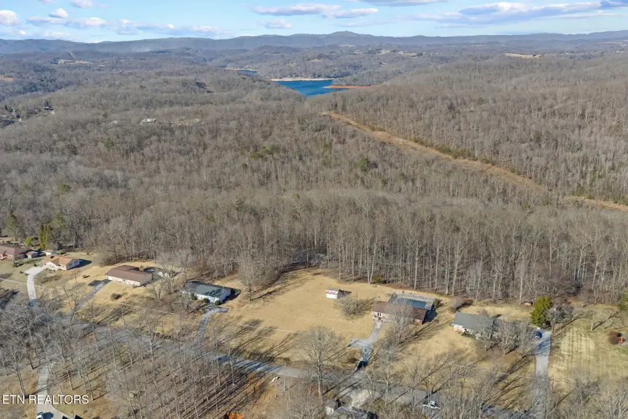 815 Stephens Rd, Rocky Top, TN 37769 - #3