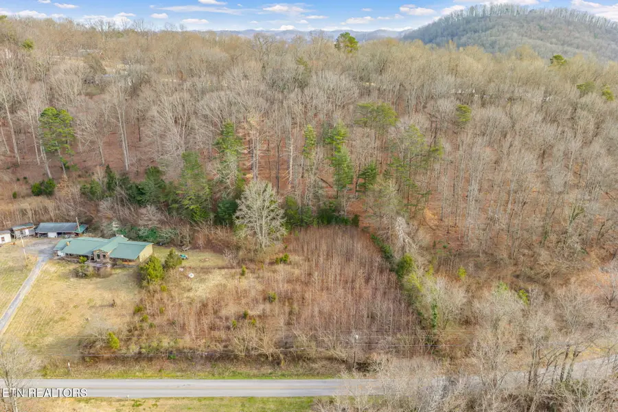 2410 Sugar Grove Valley Rd, Harriman, TN 37748 - #2