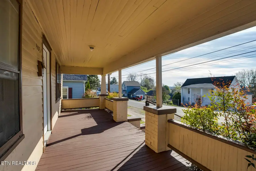 403 W 5th Ave, Lenoir City, TN 37771 - #2