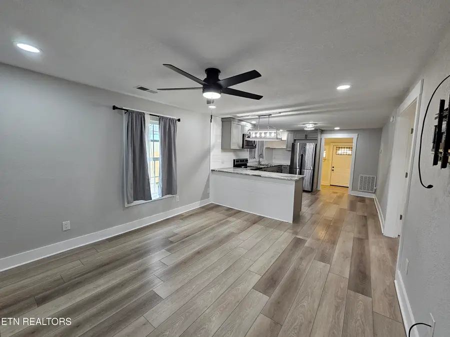 649 Elm Ave, Rockwood, TN 37854 - #3