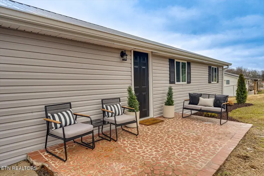 925 N Maple St, Whitwell, TN 37397 - #2