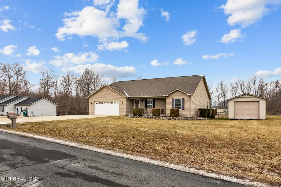 825 Grace Hill Drive, Crossville, TN 38571 - Image #3