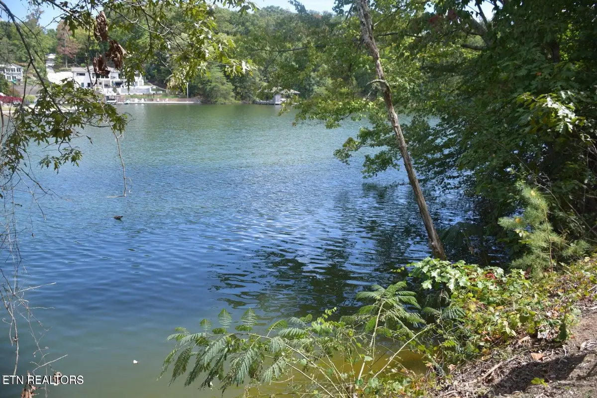 1758 N Wilkerson Rd, Knoxville, TN 37922 - #1