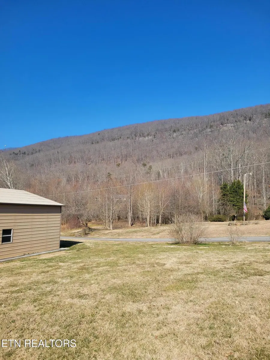 132 Ridgecrest Drive, Harriman, TN 37748 - Image #2