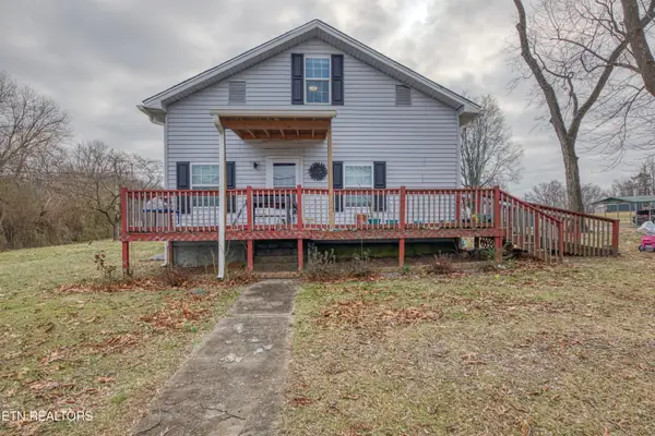 286 Harding Rd, Harriman, TN 37748