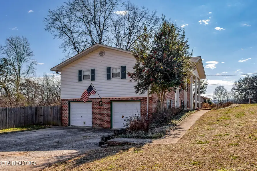 127 Scenic Lake Drive, Harriman, TN 37748 - Image #2