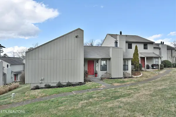 8701 Olde Colony #Apt 62, Knoxville, TN 37923