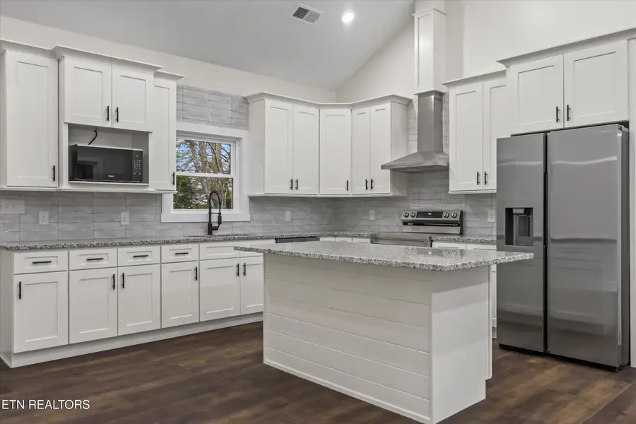 136 Log Lane, Jacksboro, TN 37757 - Image #3