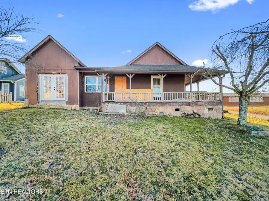 112 N Farnum St, Friendsville, TN 37737 - #2