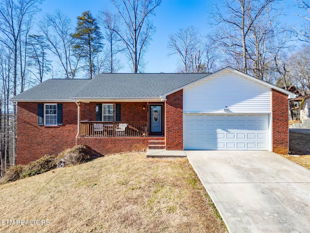 1528 N Courtney Oak Lane, Knoxville, TN 37938 - Image #1