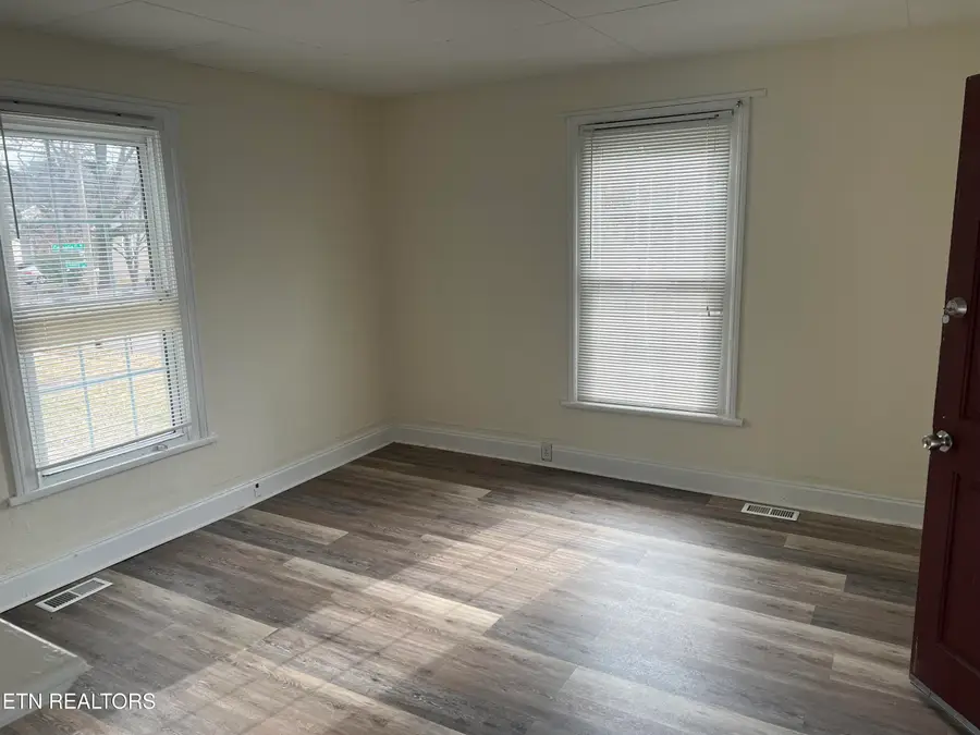 225 E Quincy Ave, Knoxville, TN 37917 - Image #2