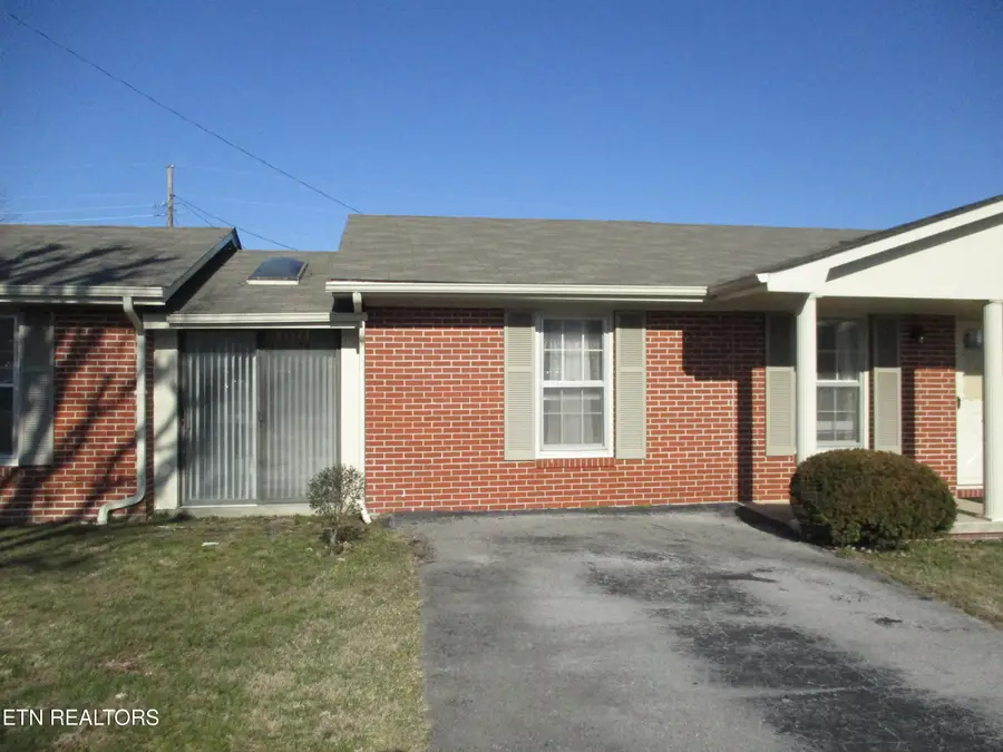 494 10th St, Crossville, TN 38555 - #3
