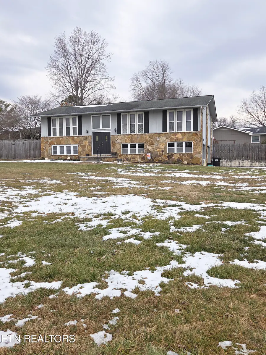 7315 Cornwall Rd, Knoxville, TN 37931 - #2