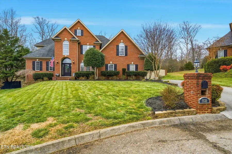 9728 Valley Woods Lane, Knoxville, TN 37922 - Image #3