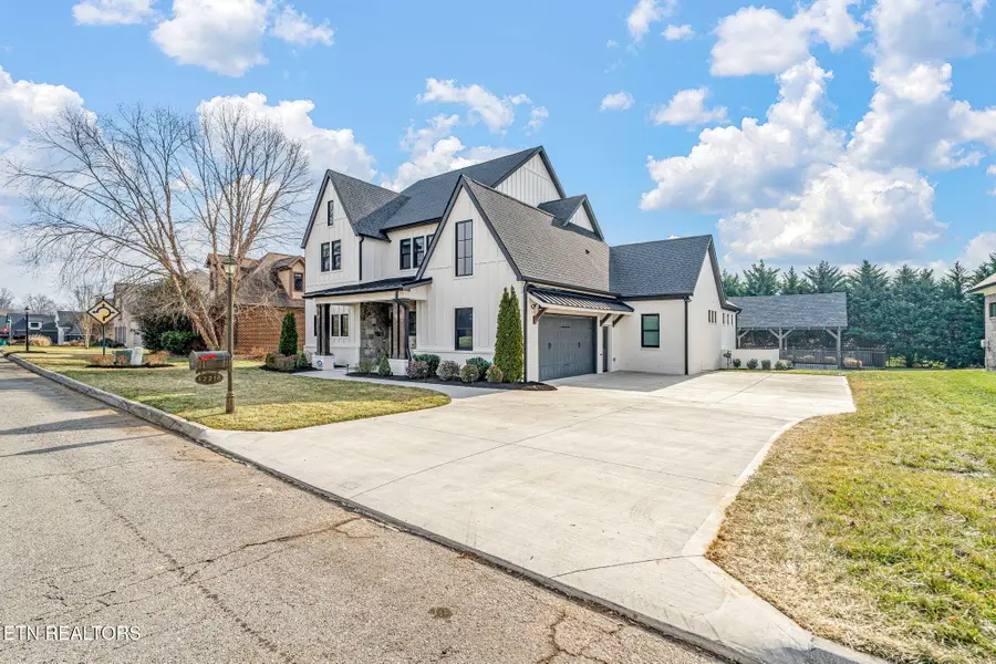 12218 Fredericksburg Blvd, Knoxville, TN 37922 - #2