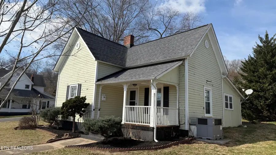 521 W 1st Ave, Lenoir City, TN 37771 - #2