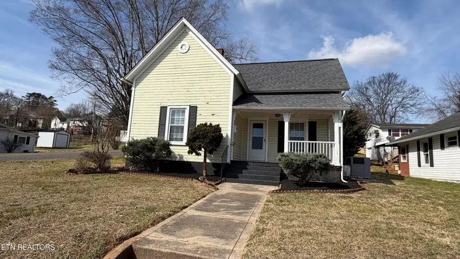 521 W 1st Ave, Lenoir City, TN 37771 - #3