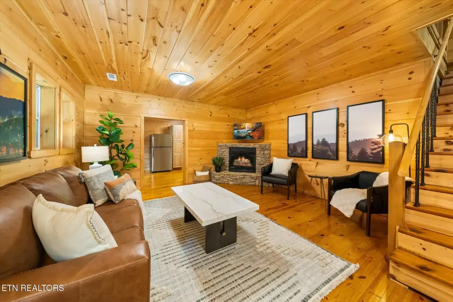 3616 Henry Town Rd, Sevierville, TN 37876 - #3