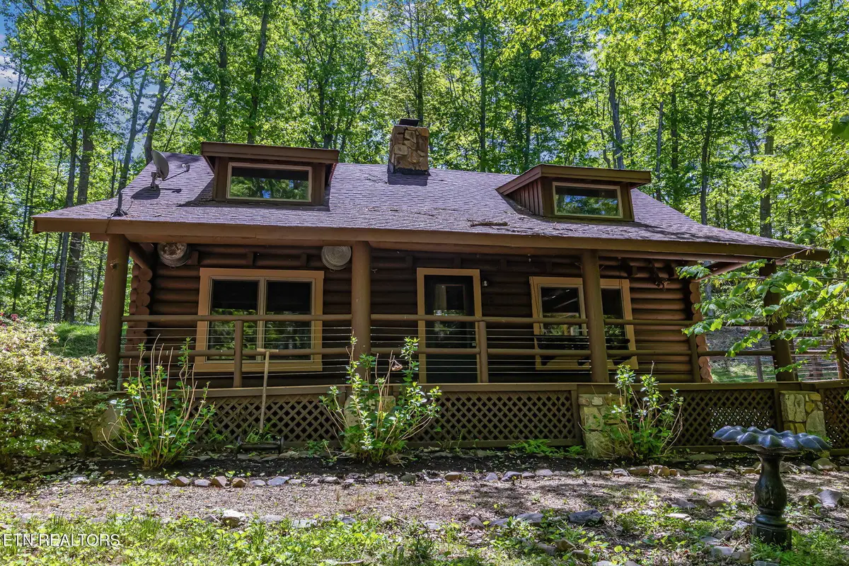 4360 Lakeshore Ave, Sevierville, TN 37876 - #1