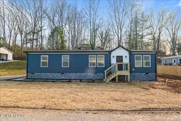 351 Mcdeerman Rd, Jacksboro, TN 37757