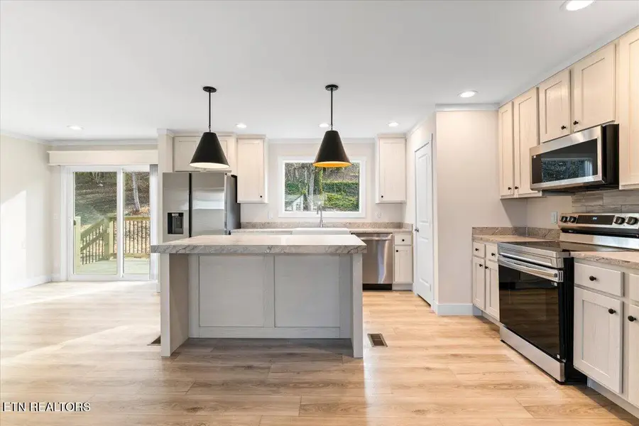 351 Mcdeerman Rd, Jacksboro, TN 37757 - #2