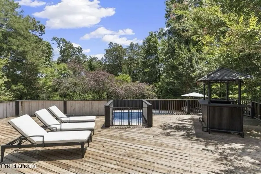 2169 Ranch Rd, Dandridge, TN 37725 - #2