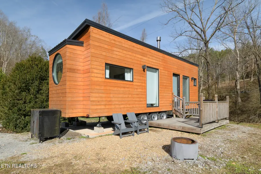 827 Mill Creek Rd, Pigeon Forge, TN 37863 - #2