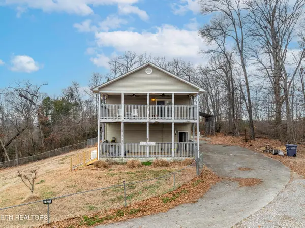 827 Pleasant View Drive, Dandridge, TN 37725