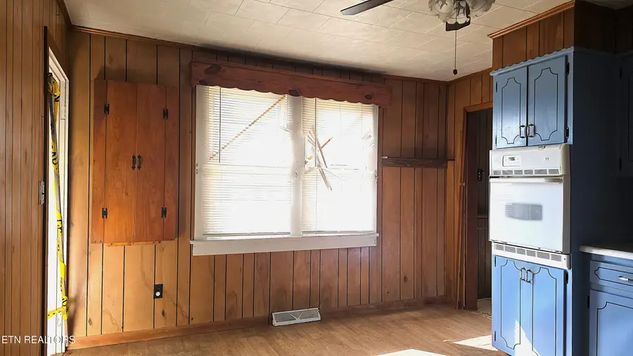 830 N Kingston Ave, Rockwood, TN 37854 - #3