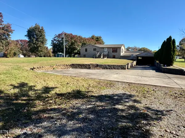 1043 Patterson St, Madisonville, TN 37354