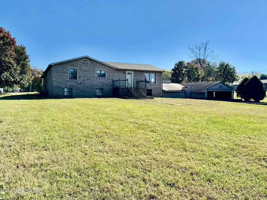 1043 Patterson St, Madisonville, TN 37354 - #3