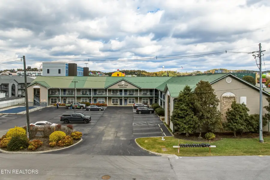 2743 Colonial Drive #APT 205, Pigeon Forge, TN 37863 - #2