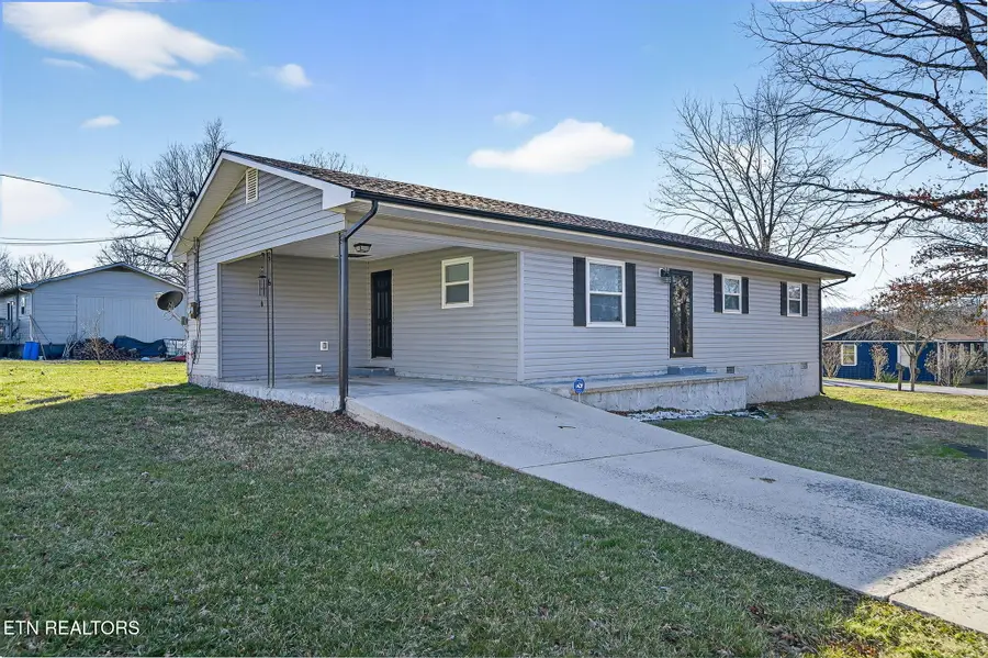 313 Myrtle Ave, Crossville, TN 38555 - #2