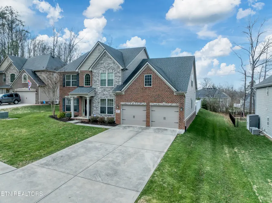 807 Brookwood Lane, Maryville, TN 37801 - #2