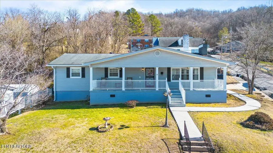 591 Ellison St, Jellico, TN 37762 - #2