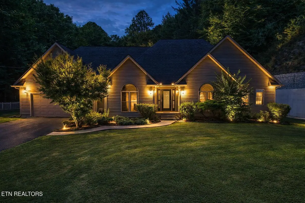 239 Sulphur Springs Rd, Harlan, KY 40840 - #1