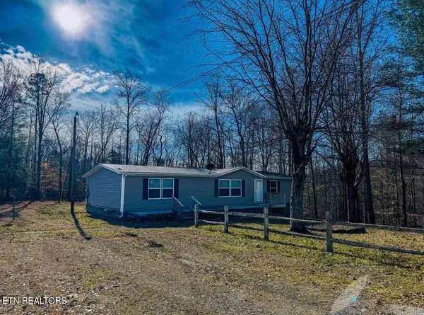 2326 Huntsville Hill Rd, Helenwood, TN 37755