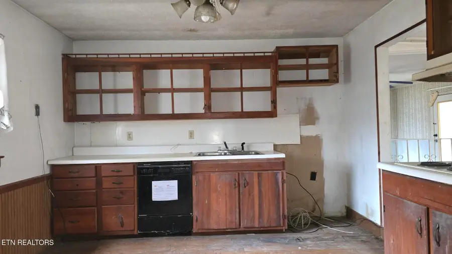 222 Guntown Rd, Rogersville, TN 37857 - #2