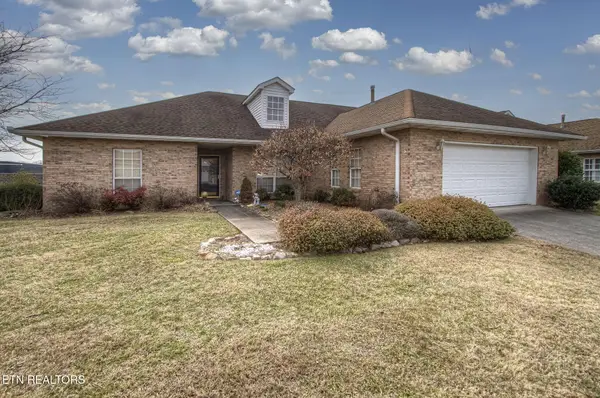 214 Royal Oaks Dr. Drive, Maryville, TN 37801