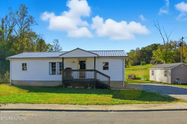 214 S Main St, Byrdstown, TN 38549