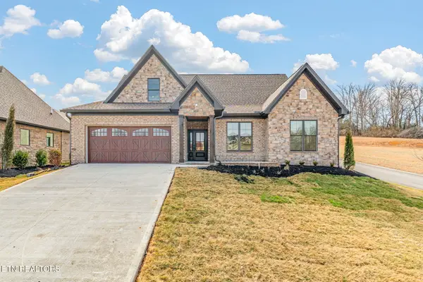 200 Goldcrest Drive, Vonore, TN 37885