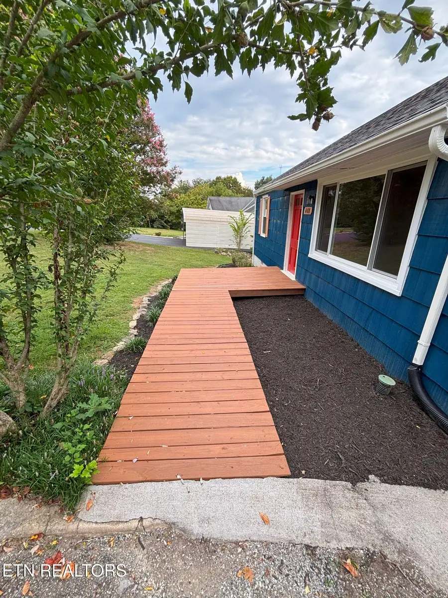408 Oakcrest Rd, Knoxville, TN 37912 - #3