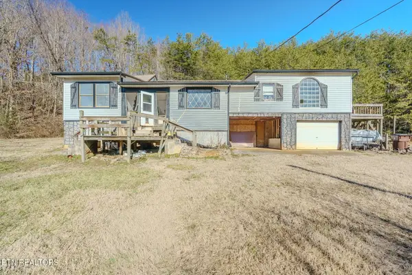 960 Chestnut Grove Rd, Dandridge, TN 37725