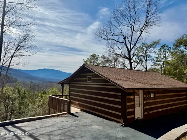 939 Vixen Run, Gatlinburg, TN 37738