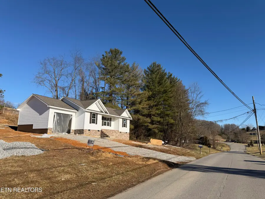 160 Dogwood Heights Drive, Tazewell, TN 37879 - #2