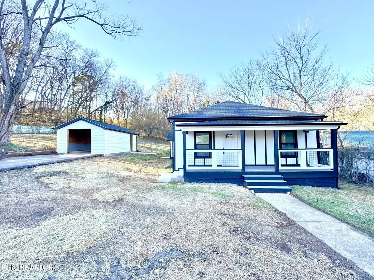 1107 W Broadway St, Lenoir City, TN 37771 - #1