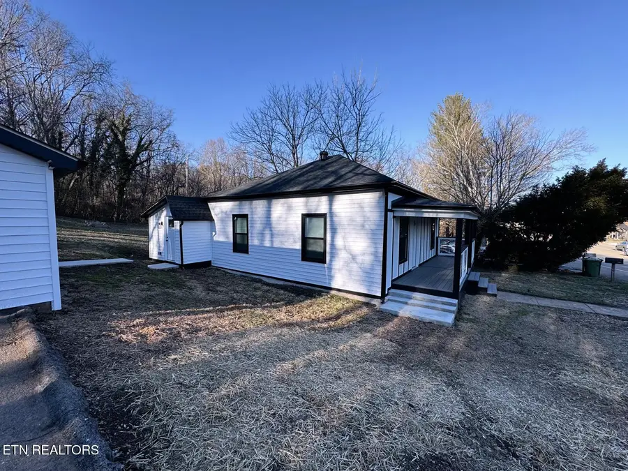 1107 W Broadway St, Lenoir City, TN 37771 - #2
