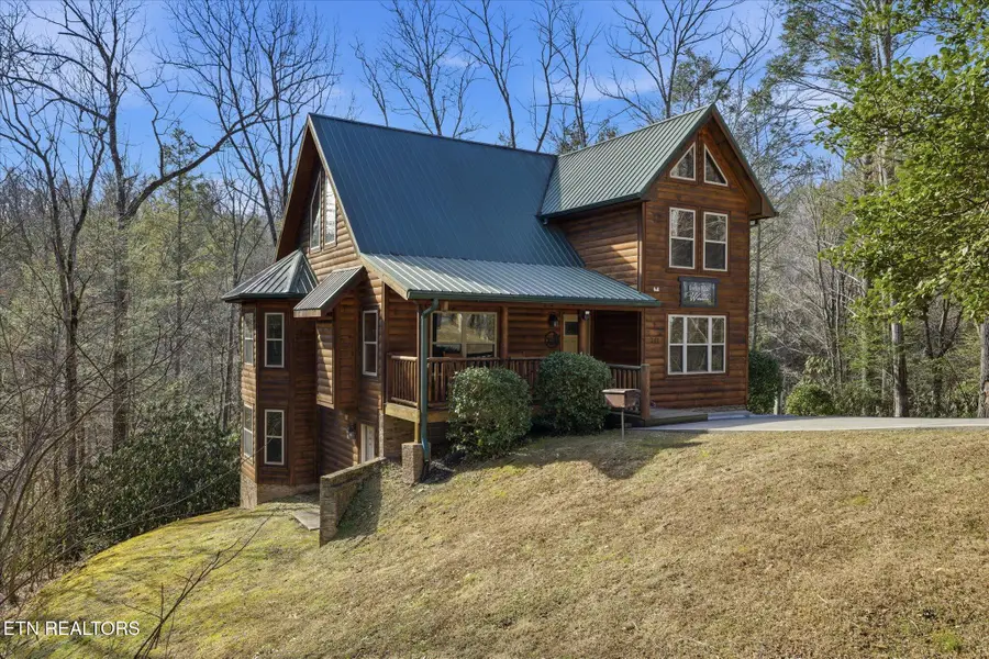 241 Palmer Rd, Gatlinburg, TN 37738 - #2