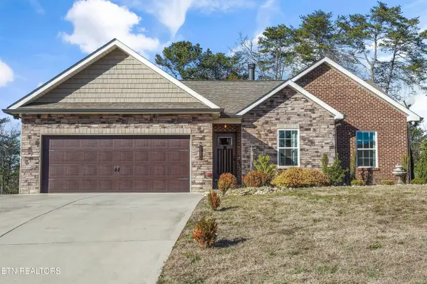 8017 Stone Hollow Drive, Knoxville, TN 37924