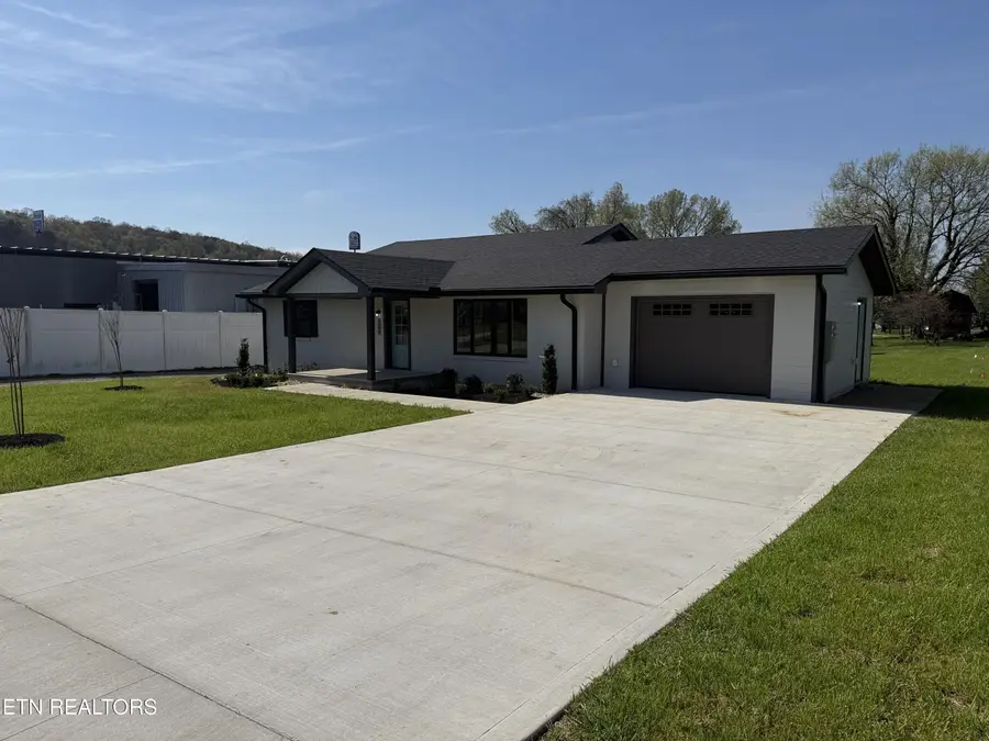 203 Martin St, Kingston, TN 37763 - #2